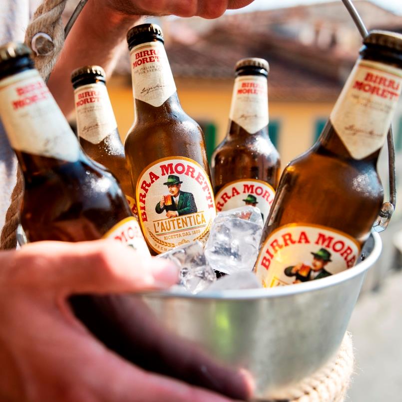 Serving The Perfect Birra Moretti